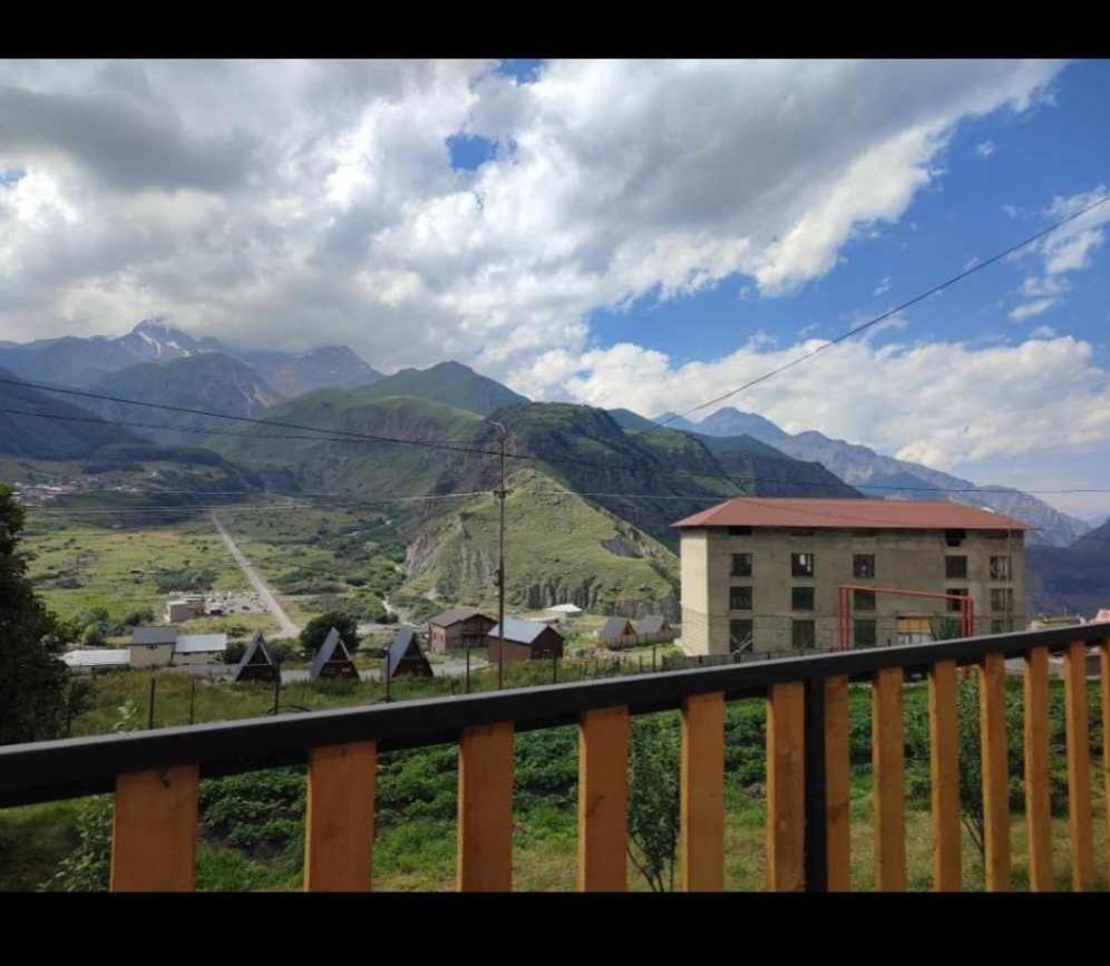 شقة Emotion Kazbegi المظهر الخارجي الصورة